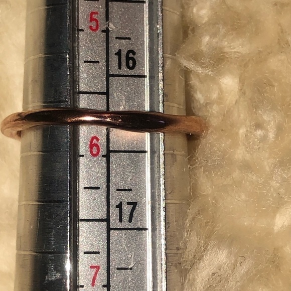 STERLING Silver Rose Gold Plated Abstract CZ Stone Ring Hammered Band Sz 5.75 - Picture 8 of 8